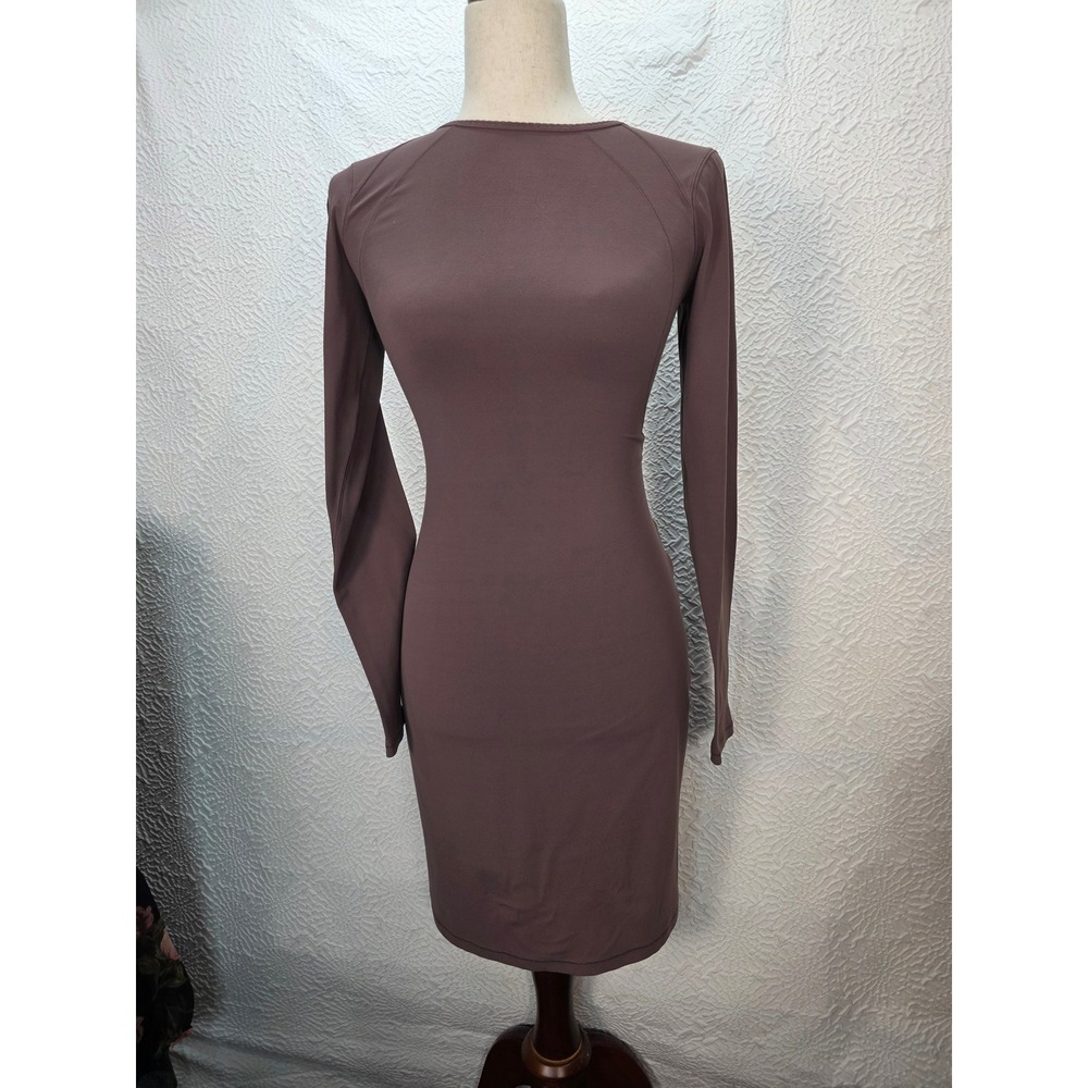Lululemon Contour Dress Womens 4 Antique Bark Excellent Nulu LongSleeveOpen Back